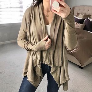 Feel The Piece Wrap Sweatshirt